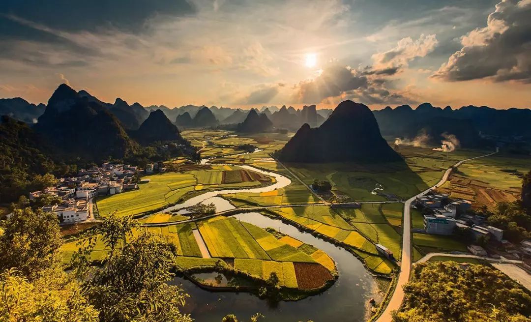 探寻广西，多游戏角色族文化与壮美风光之旅